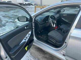 2012 Hyundai Solaris I, серебристый, 1200000 рублей, вид 4
