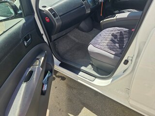 2011 Toyota Prius JDM II Рестайлинг (XW20), белый, 750000 рублей, вид 5