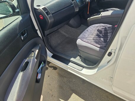 2011 Toyota Prius JDM II Рестайлинг (XW20), белый, 750000 рублей, вид 5