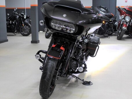 2018 Harley-Davidson CVO Road Glide, чёрный, 4850000 рублей, вид 3