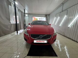 2011 Volvo S60 II, красный, 900000 рублей, вид 3