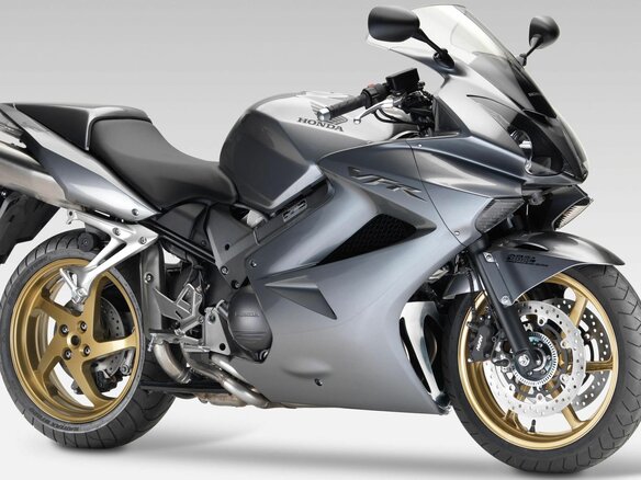 2012 Honda VFR 800, серебристый, 760000 рублей