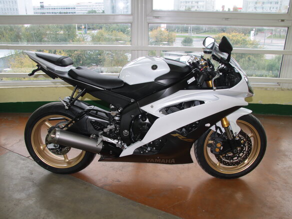 2013 Yamaha YZF-R6, белый - вид 1