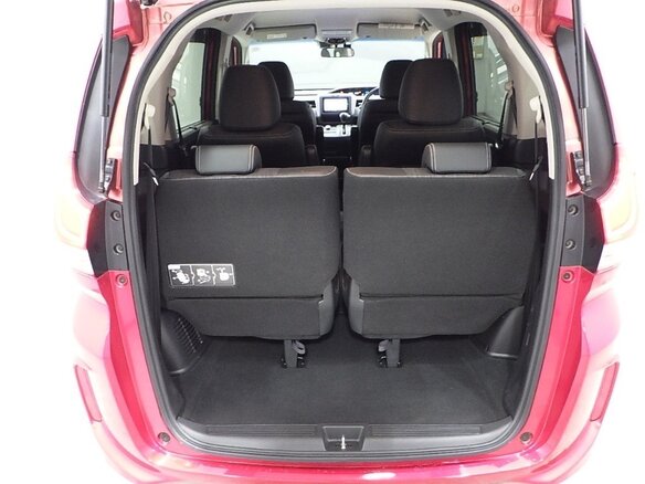 2019 Honda Freed II Рестайлинг, красный, 1800000 рублей - вид 4