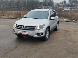 2015 Volkswagen Tiguan I Рестайлинг, серебристый, 1800000 рублей, вид 1