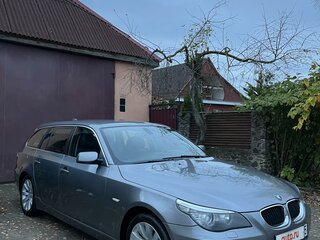 2009 BMW 5 серии 520i V (E60/E61) Рестайлинг, серебристый, 850000 рублей, вид 1