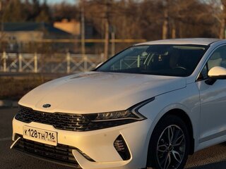 2020 Kia K5 III, белый, 2950000 рублей, вид 1