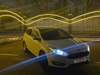 2015 Ford Focus III Рестайлинг, белый, 800000 рублей, вид 4