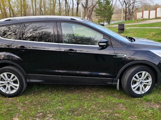 2017 Ford Kuga II Рестайлинг, чёрный, 2250000 рублей, вид 3