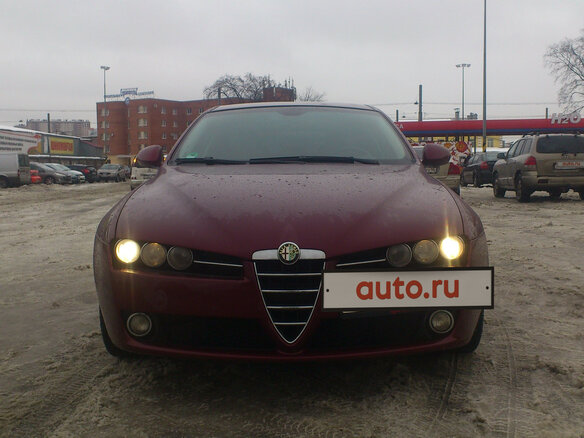 2008 Alfa Romeo 159, пурпурный - вид 2
