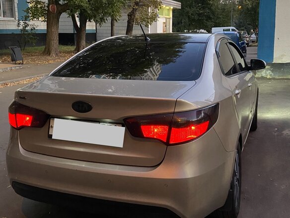 2013 Kia Rio 4-speed III, бежевый, 930000 рублей - вид 13