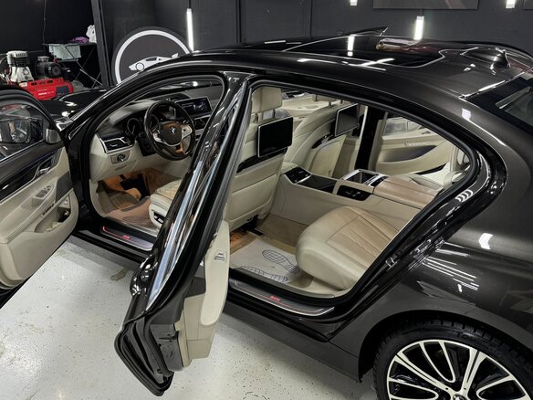 2015 BMW 7 серии Long 750Li xDrive VI (G11/G12), коричневый, 3800000 рублей - вид 30