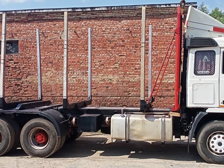 1988 Volvo F-Series, белый, 2500000 рублей, вид 3