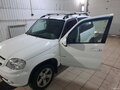 2016 Chevrolet Niva I Рестайлинг, белый, 790000 рублей - вид 2
