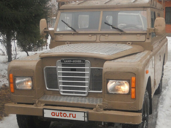 1976 Land Rover Series III, бежевый