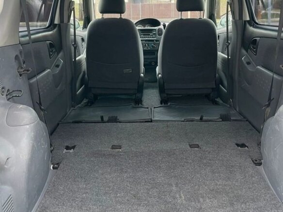 2001 Toyota FunCargo, белый, 550000 рублей - вид 6