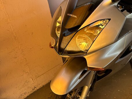 2006 Honda VFR 800, серебристый, 400000 рублей, вид 2