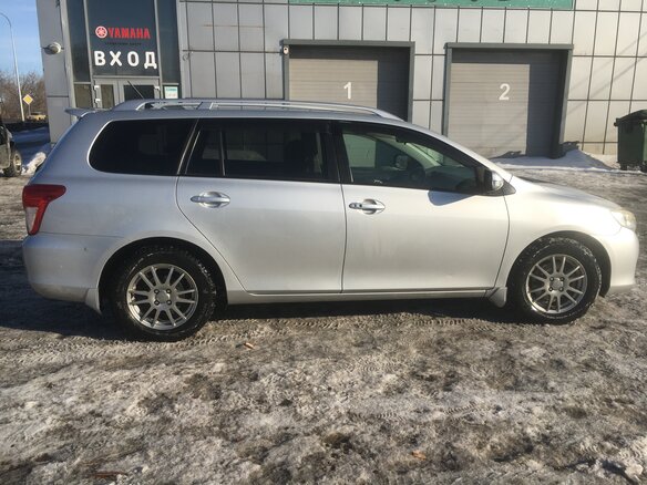 2010 Toyota Corolla Fielder X (E140, E150) Рестайлинг, серый, 1150000 рублей - вид 3
