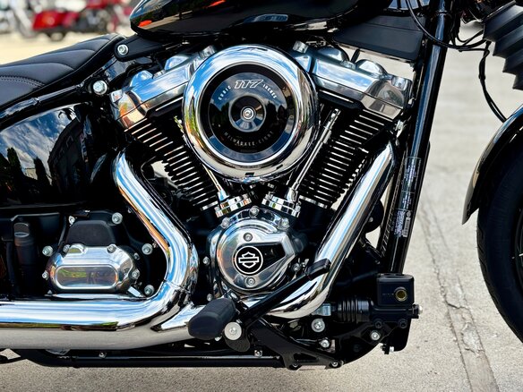 2025 Harley-Davidson Street Bob, чёрный, 2690000 рублей - вид 8