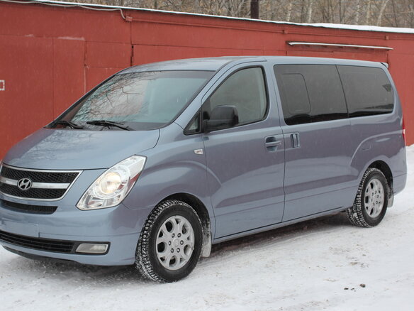 2009 Hyundai H-1 II, синий