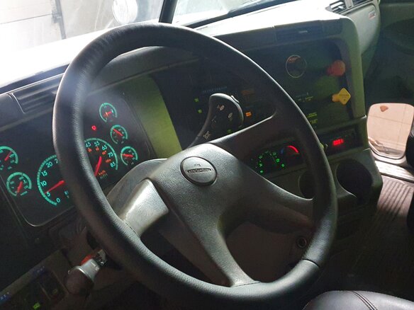 2002 Freightliner Columbia, белый, 2300000 рублей - вид 14