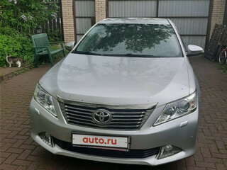 2013 Toyota Camry VII (XV50), серебристый, 980000 рублей, вид 3