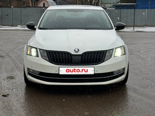 2019 Skoda Octavia III (A7) Рестайлинг, белый, 1880000 рублей, вид 3