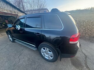 2006 Volkswagen Touareg I, чёрный, 1100000 рублей, вид 4