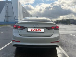 2018 Hyundai Elantra VI (AD), серый, 1380000 рублей, вид 5