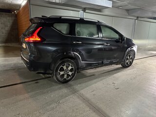 2022 Mitsubishi Xpander Cross I, серый, 2080000 рублей, вид 4