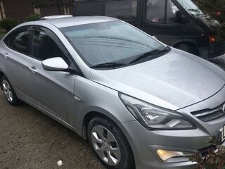 2015 Hyundai Solaris I Рестайлинг, серебристый, 1250000 рублей, вид 2