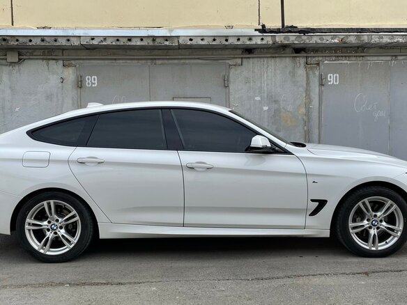 2015 BMW 3 серии Gran Turismo 328i xDrive VI (F3x), белый, 3000000 рублей - вид 1