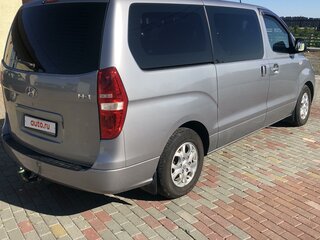 2011 Hyundai H-1 6-speed II, серебристый, 1700000 рублей, вид 2