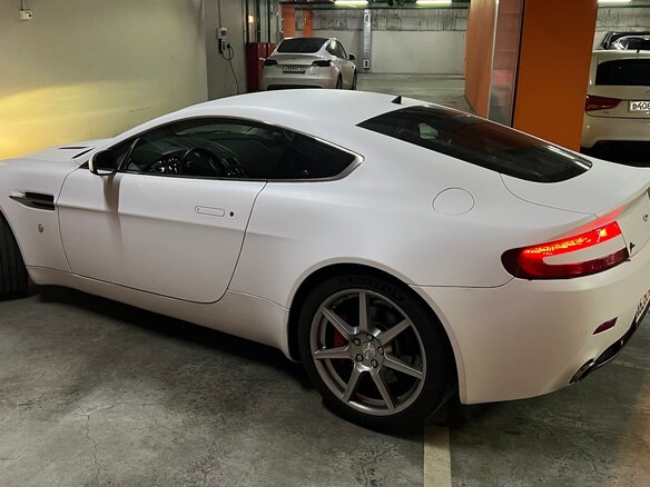 2007 Aston Martin V8 Vantage III, белый, 5100000 рублей - вид 9
