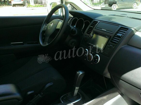 2011 Nissan Tiida I Рестайлинг, белый - вид 3