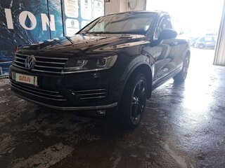 2017 Volkswagen Touareg II Рестайлинг, чёрный, 3450000 рублей, вид 3