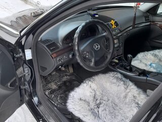 2003 Mercedes-Benz E-Класс 240 III (W211, S211), чёрный, 1100000 рублей, вид 5