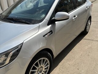 2014 Kia Rio III, серебристый, 1500000 рублей, вид 2