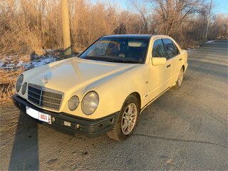 1997 Mercedes-Benz E-Класс 220 II (W210, S210), белый, 340000 рублей, вид 2
