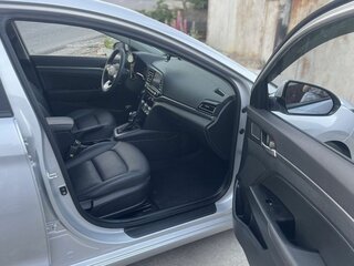2019 Hyundai Avante VI Рестайлинг, серый, 1400000 рублей, вид 3