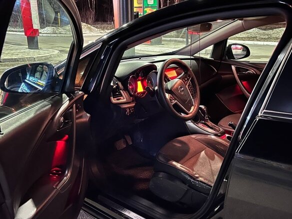 2013 Opel Astra J Рестайлинг, чёрный, 750000 рублей - вид 10