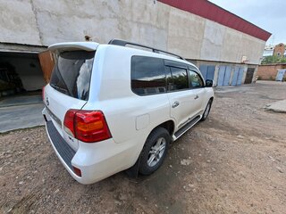 2015 Toyota Land Cruiser 200 Series Рестайлинг 1, белый, 5250000 рублей, вид 5