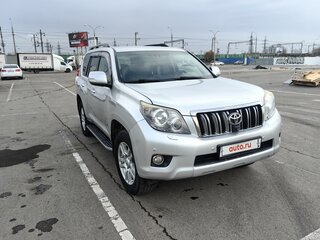 2010 Toyota Land Cruiser Prado 150 Series, серебристый, 2990000 рублей, вид 3