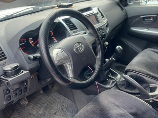 2013 Toyota Hilux VII Рестайлинг, белый, 2100000 рублей, вид 3