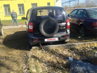2010 Chevrolet Niva I Рестайлинг, чёрный, 193600 рублей, вид 2