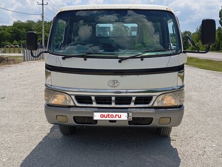 2003 Toyota Dyna, белый, 2700000 рублей, вид 3