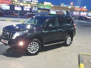 2014 Toyota Land Cruiser Prado 150 Series Рестайлинг 1, чёрный, 4000000 рублей, вид 1