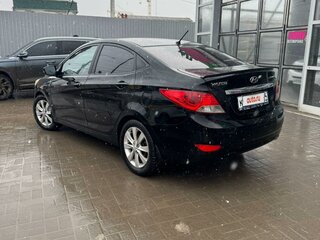 2012 Hyundai Solaris I, чёрный, 900000 рублей, вид 4