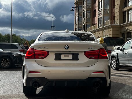 2023 BMW 1 серии 120i III (F52) Рестайлинг, белый, 1740000 рублей, вид 5