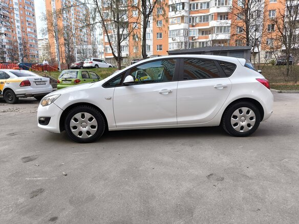 2012 Opel Astra J Рестайлинг, белый, 710000 рублей - вид 4